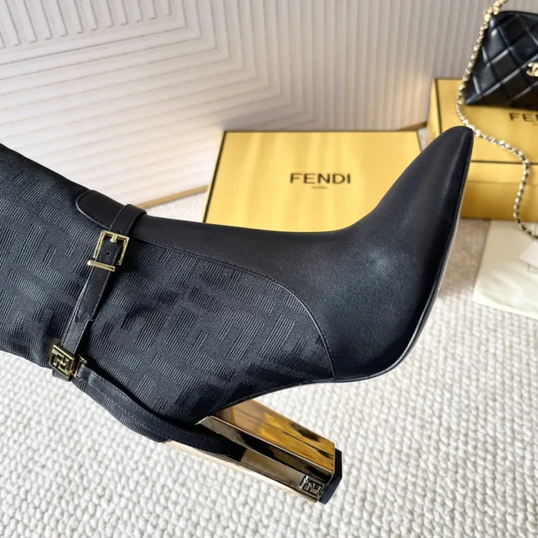 Fendi Shoe 